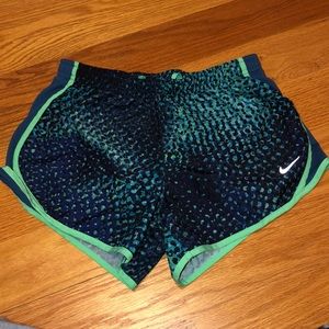 NIKE SHORTS